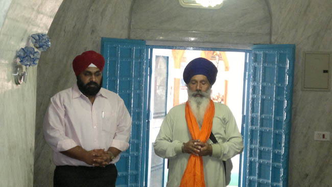 Mr. Jagmohanjit Singh with Gurudwar official